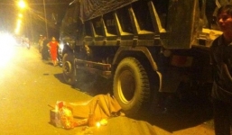 Bị hai thanh niên đập vào vai, thiếu nữ chết thảm