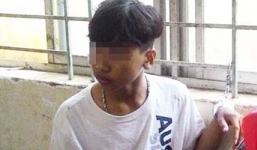 Thiếu niên 15 tuổi đâm hai người thương vong ở hồ bơi