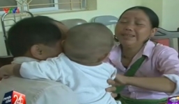 Xúc động giây phút bé trai 1 tuổi bị bán sang Trung Quốc đoàn tụ với mẹ