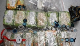 Cụ ông 91 tuổi bị lừa 'xách hộ' 4,5 kg ma túy