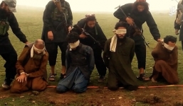 Video: IS dùng thuốc nổ hành quyết tập thể tù nhân