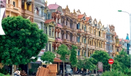 Cả làng 'đại gia' mua siêu xe đi thăm cam