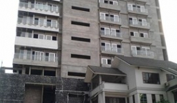 Sập giàn giáo công trình khách sạn 12 tầng, 3 người tử vong