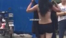 Trung Quốc: Người đàn ông tẩm xăng, thiêu vợ cũ giữa đường