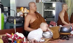 Chú tiểu ngủ gật khi ngồi thiền làm điên đảo cộng đồng mạng