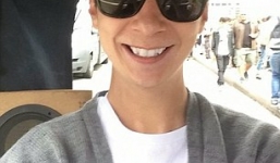 Suýt mất mạng, họng hõm thành lỗ vì dùng sản phẩm làm trắng răng