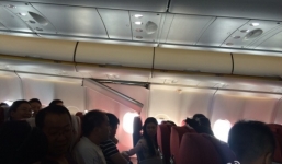 Máy bay chở khách rơi tự do khi hạ cánh, 30 người bị thương