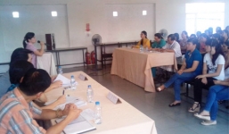 Công ty mất kim cương, hàng trăm công nhân bị bắt ở lại tìm