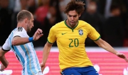 Kaka bất ngờ được gọi trở lại ĐT Brazil