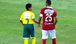 Video: Cầu thủ 14 tuổi đi vào lịch sử bóng đá thế giới