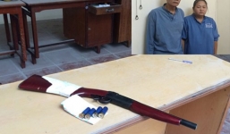 Mua súng quân dụng để phòng thân và bảo vệ vợ… đi giao “hàng trắng”