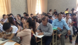 Sát giờ G, thí sinh ùn ùn rút - nộp hồ sơ xét tuyển ĐH như 'vỡ trận'