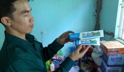 Người dân vùng lũ Quảng Ninh nhận hàng cứu trợ 'hết date'?