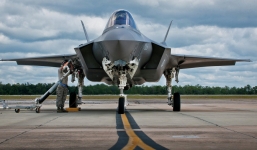 'Chiến đấu cơ lỗi thời Nga đủ sức xé nát tiêm kích F-35 của Mỹ'