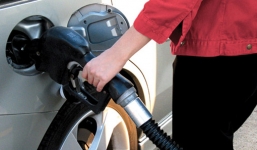 Đổ nhầm nhiên liệu cho xe hậu quả khó lường