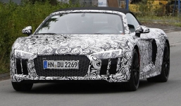 Hé lộ hình ảnh siêu xe Audi R8 Spyder 2016 trên đường thử