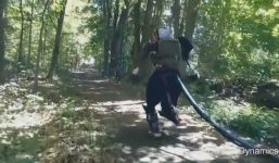 Kinh ngạc với khả năng của robot giống người của Mỹ