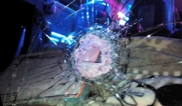 Xe khách Gia Lai bị ném đá trong đêm