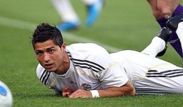 Video: Những tình huống 'cười ra nước mắt' của các siêu sao bóng đá