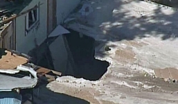 Hố tử thần từng nuốt chết người 'tái xuất' sau 2 năm