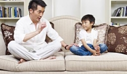 Ba cách bảo vệ trẻ trước những tin tức đáng sợ