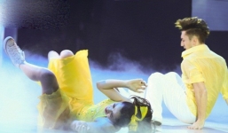 Sao Việt 'dở khóc dở cười' vì những sự cố nhớ đời trên sân khấu