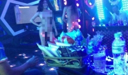 Hà Nội: Thực hư sinh viên trường múa thoát y phản cảm ở quán bar?