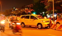 Taxi chở gia đình Việt kiều Pháp gặp tai nạn