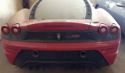 Báo chí nước ngoài sửng sốt trước dàn xe sang bị 'quên lãng' ở Việt Nam