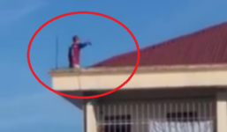 Clip nam thanh niên 'quẩy' trên nóc nhà