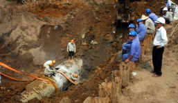 Hà Nội khẩn cấp làm đường ống dẫn nước sạch sông Đà