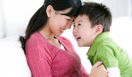 5 điều cha mẹ nhất định nên… nói dối con