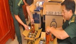 Rượu giả đội lốt hàng xách tay 