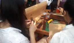 Trào lưu làm đồ da thủ công thu hút giới trẻ