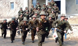 Căng thẳng leo thang, một triệu thanh niên Triều Tiên xin nhập ngũ