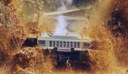 Marauder: Siêu xe thách thức nhiều loại vũ khí