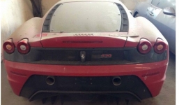 Báo chí nước ngoài sửng sốt trước dàn xe sang bị 'quên lãng' ở Việt Nam