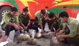 Phát hiện xe khách chở hơn 500 kg nội tạng thối cùng nhiều động vật hoang dã
