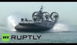 Tàu đệm khí lớn nhất thế giới gây xôn xao hội thao quân sự Nga