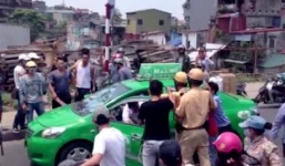 Hà Nội: Truy đuổi tài xế hất cảnh sát lên nắp ca pô