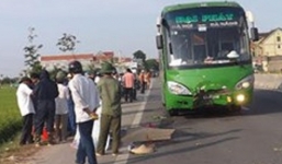 Người phụ nữ bị xe khách kéo lê 50m, tử vong tại chỗ