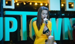 Hồ Ngọc Hà: Đôi chân đã đủ dài rồi mà!