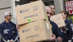 Mỹ phá đường dây môi giới mại dâm nam khổng lồ