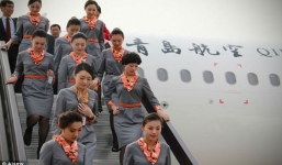 Rộ tin nữ tiếp viên hàng không Trung Quốc bị cấm bay vì quá béo