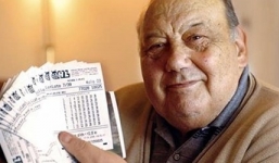 Trúng xổ số triệu USD và những chuyện khó tin