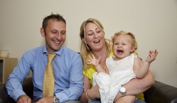 Hành trình 'thành người' của một em bé sinh ra trong ống nghiệm