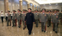 Kim Jong-un sa thải nhiều quan chức sau căng thẳng với Hàn Quốc