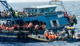 Phát hiện hàng trăm thi thể người nhập cư ngoài khơi Libya