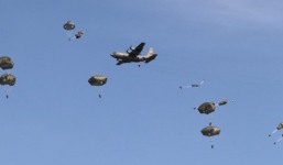 Video: Xem lính dù NATO tập trận lớn nhất từ sau Chiến tranh lạnh