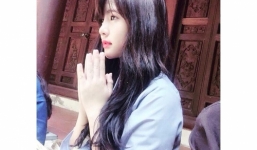 Phát sốt với thiếu nữ xinh đẹp trong lễ cầu siêu dịp Vu Lan